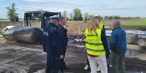 Prokuratura bada wybuchy i pożar w powiecie radziejowskim. Straty sięgają 8 mln zł