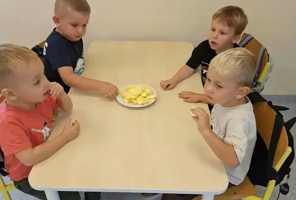 Światowy Dzień Jabłka w przedszkolu – zdrowo i kolorowo