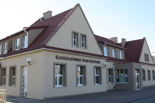 Zaduszki Muzyczne w Radziejowie – koncert Polifoniki i Magdy Lazar