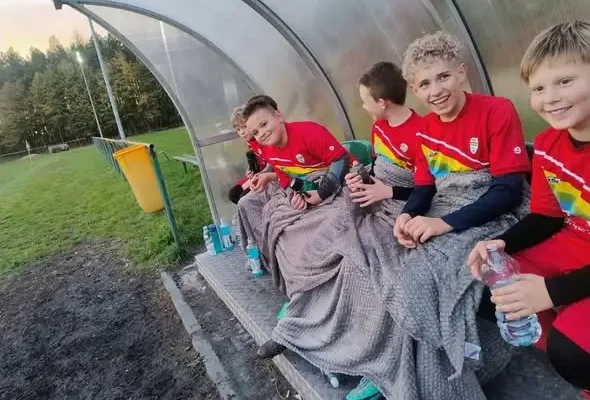 Młodzicy U-13 Tęczy Topólka wygrywają 4:3 z liderem grupy