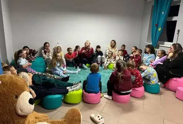 Piżama Party w bibliotece w Piotrkowie Kujawskim – tak świętowano Noc Bibliotek