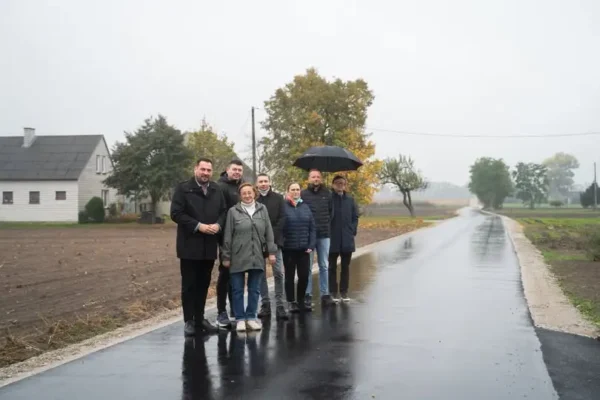 Nowe asfaltowe drogi w gminie – odbiór inwestycji w Leszczach i Lubsinie
