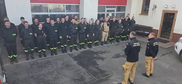 Nowi strażacy-ochotnicy w powiecie radziejowskim po egzaminie końcowym