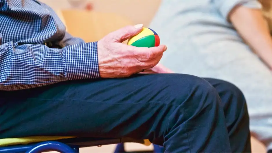 Seniorzy z Osięcin zadbali o zdrowie na warsztatach z fizjoterapeutą
